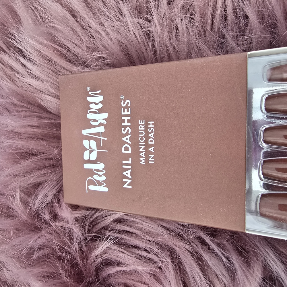 - Red Aspen Brown Nail Dashes - Picture 2 of 7